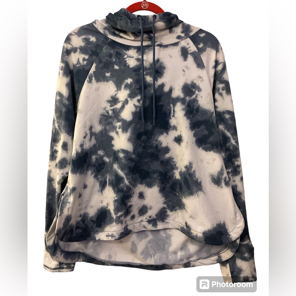 Zelos size large women’s pullover hoodie.  Blue and white tie dye.  EUC